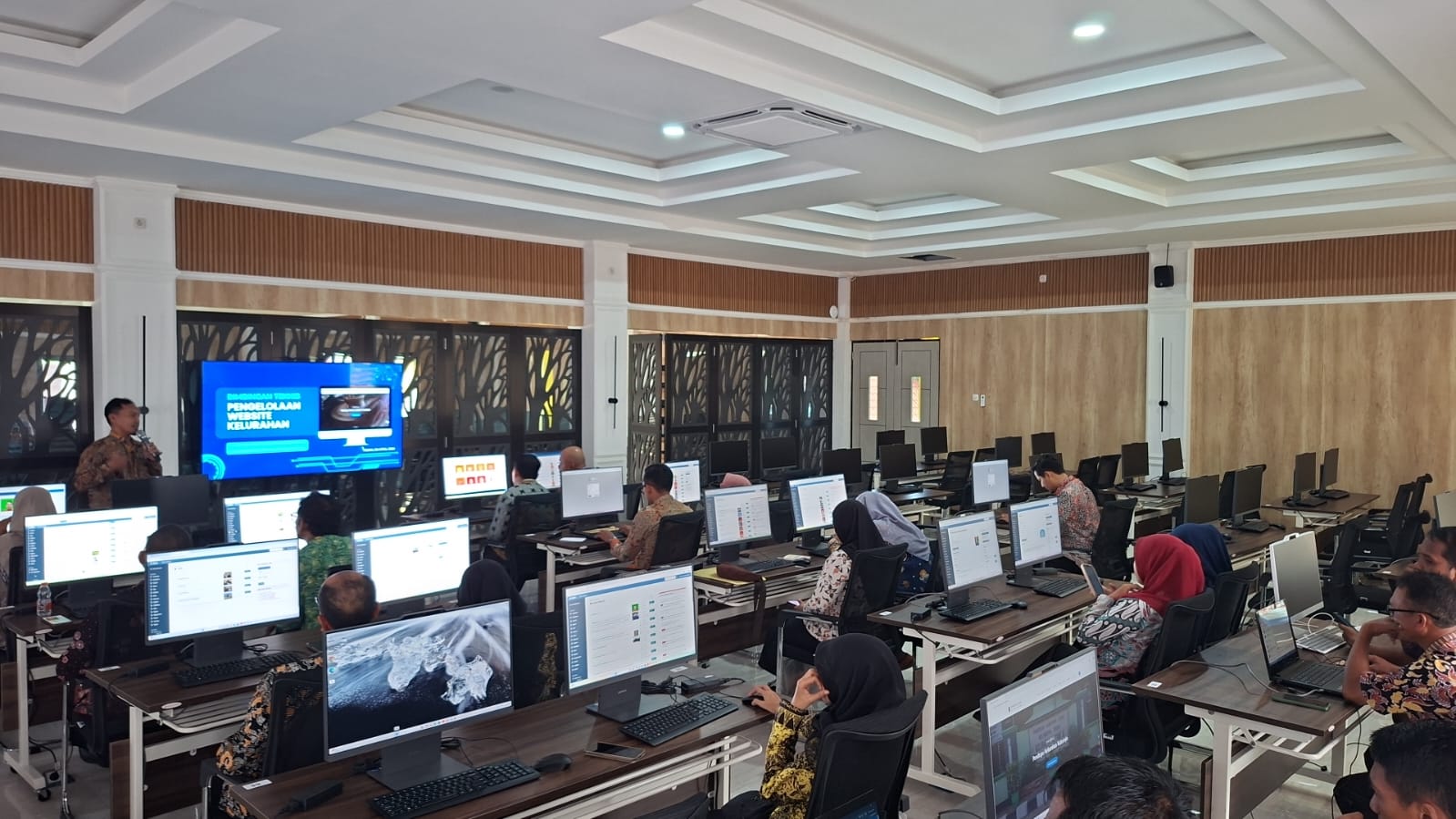 Kelurahan Ronggomulyo Berpartisipasi dalam Bimbingan Teknis Website Kelurahan